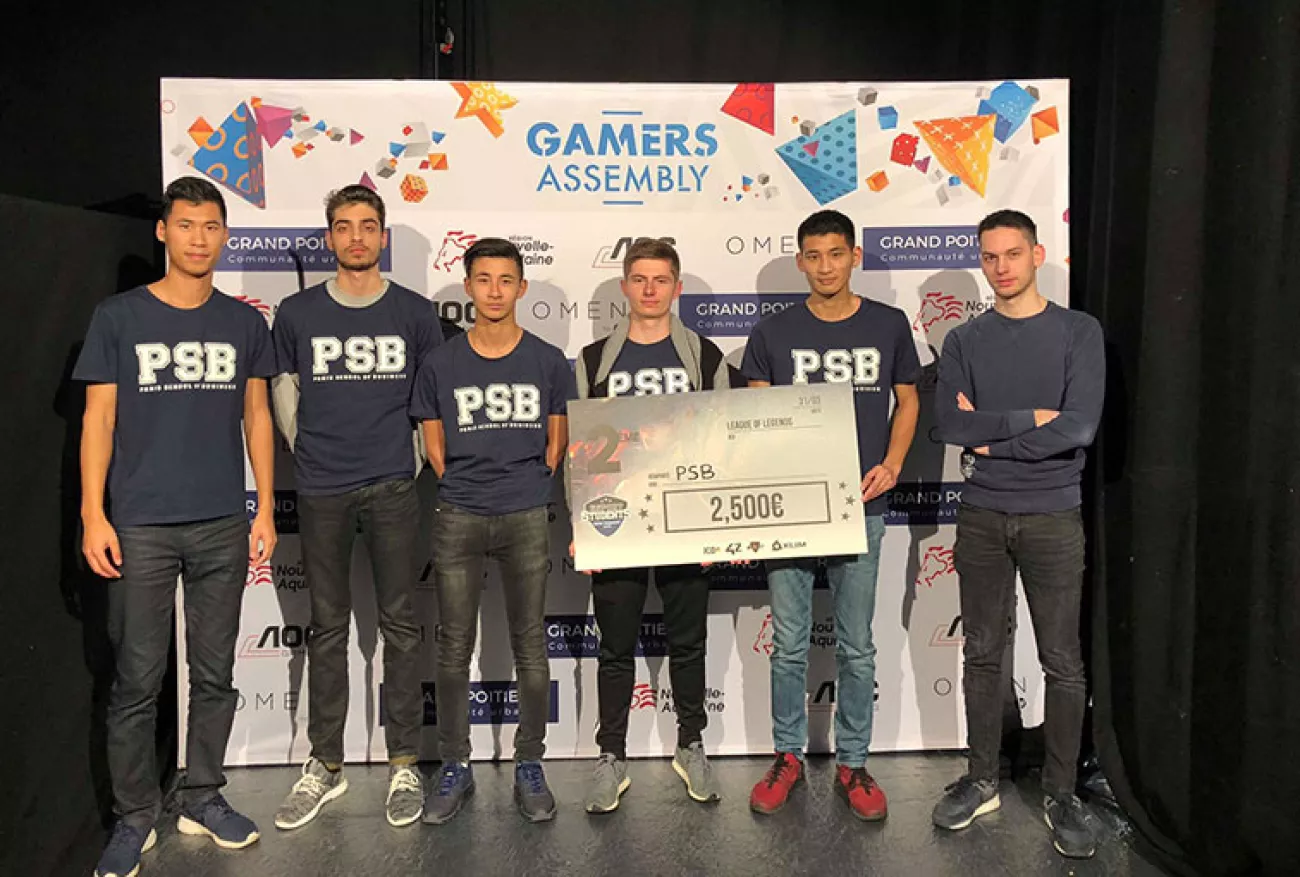 Gagnants tournoi ‘’Esport Student Series’’, édition 2018 Gagnants tournoi ‘’Esport Student Series’’, édition 2018