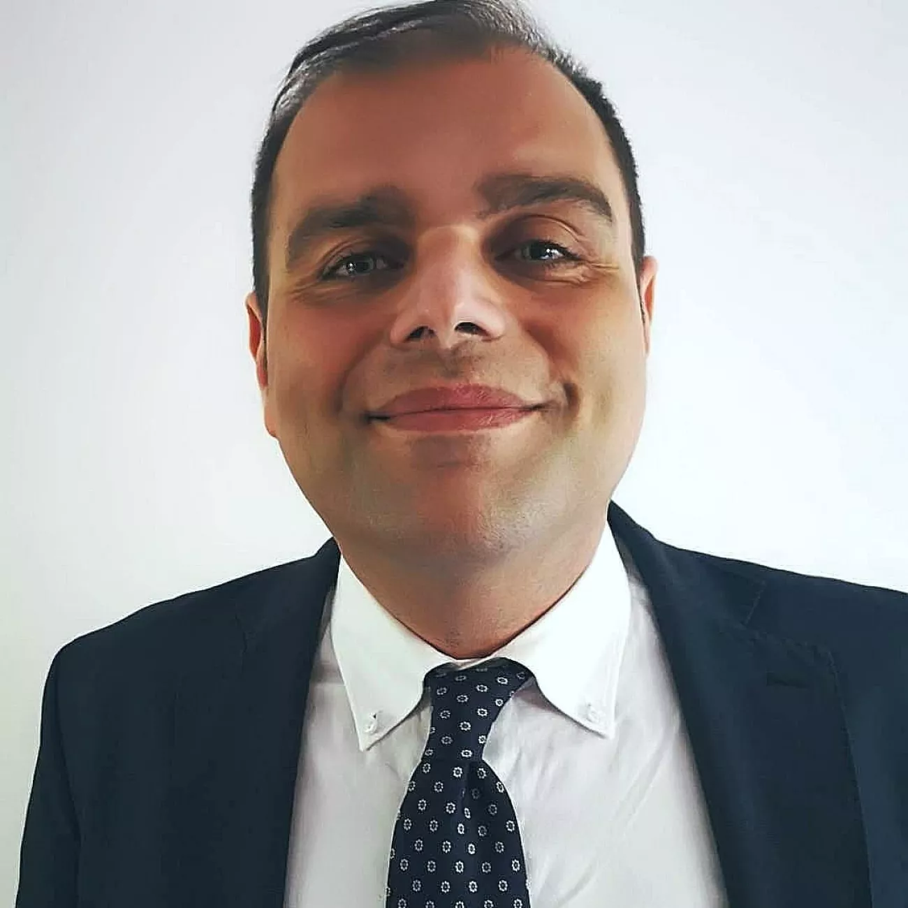 Dr. Francesco Schivone Dr. Francesco Schivone