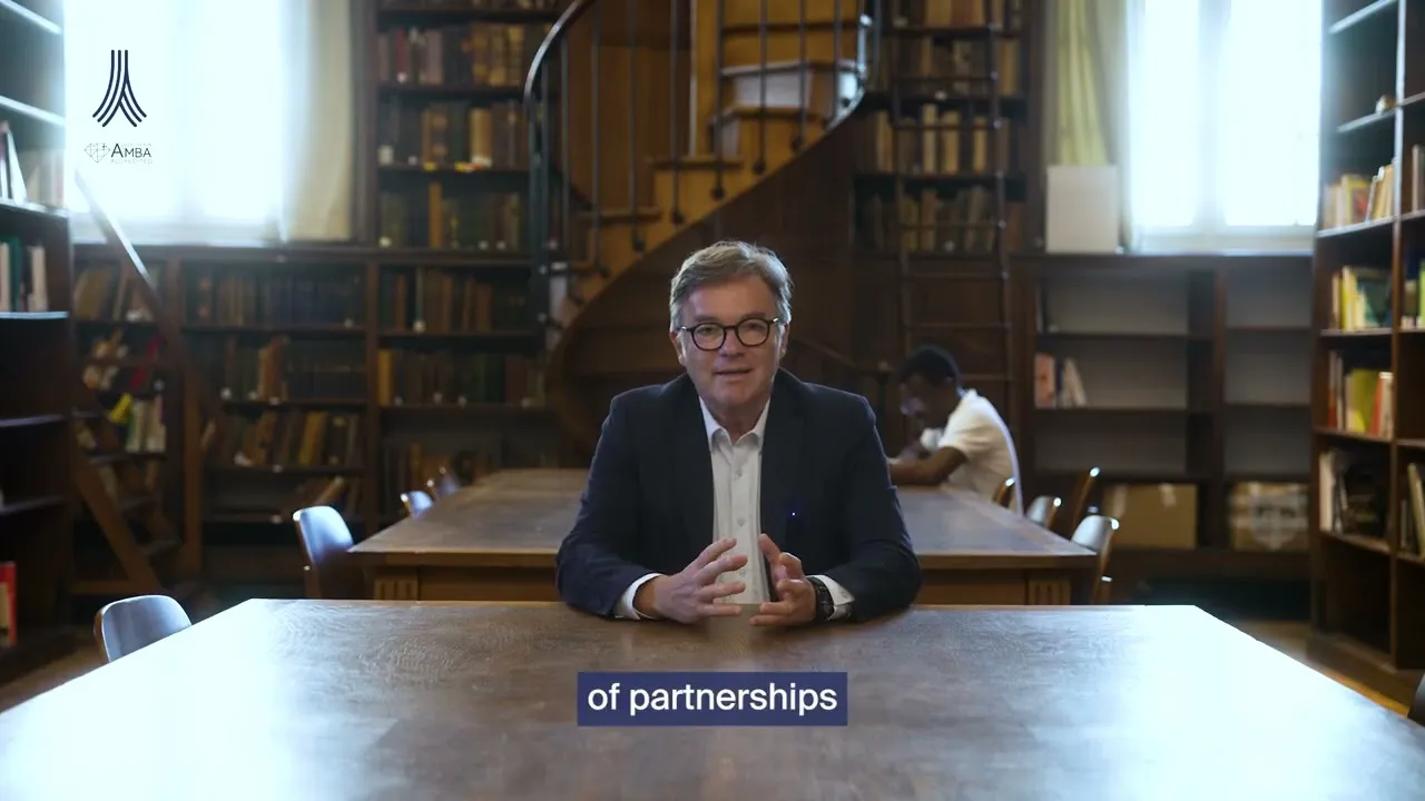 Preview image for the gge video "Dean's Conversation - L’expérience internationale est-elle devenue indispensable ?".